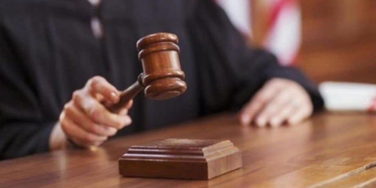 Ordena jueza pausar reforma judicial