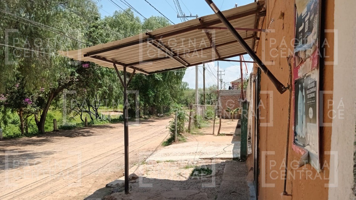 Matan a un joven y balean a dos más mientras platicaban en puente en Loza de los Padres