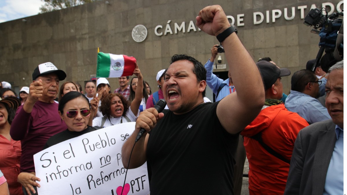 Bloquean trabajadores del PJ accesos a Cámara de Diputados