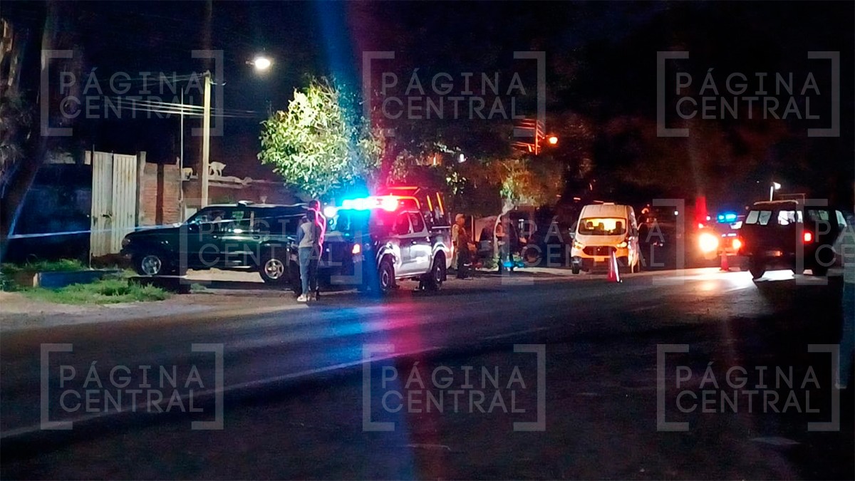 Balean a tres mujeres que estaban en una camioneta, una de ellas muere