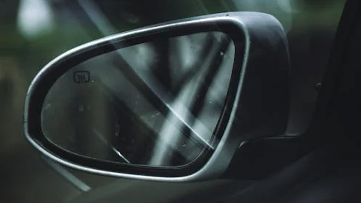 ¿Conoces la estafa del espejo retrovisor? Te decimos cómo puedes evitarla