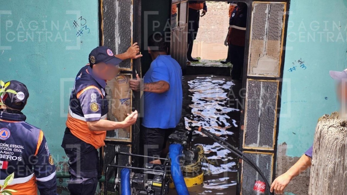 'Se cae el cielo' y pobladores sufren por severos encharcamientos