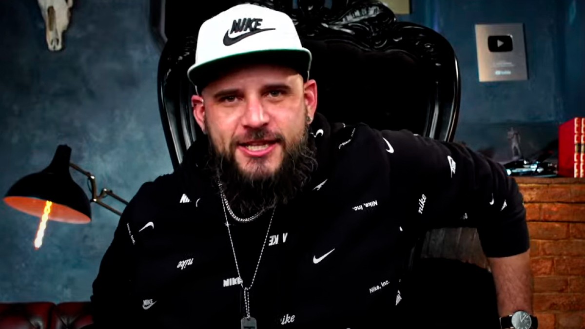 VIDEO “Tú estás acabando con los matrimonios”, mujer pelea con ‘El Temach' durante live