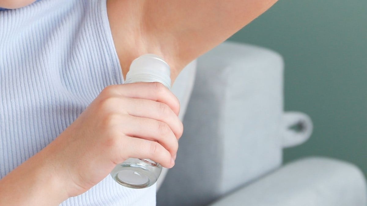 VIDEO Por este motivo no debes ponerte desodorante luego de bañarte, aquí te lo explican