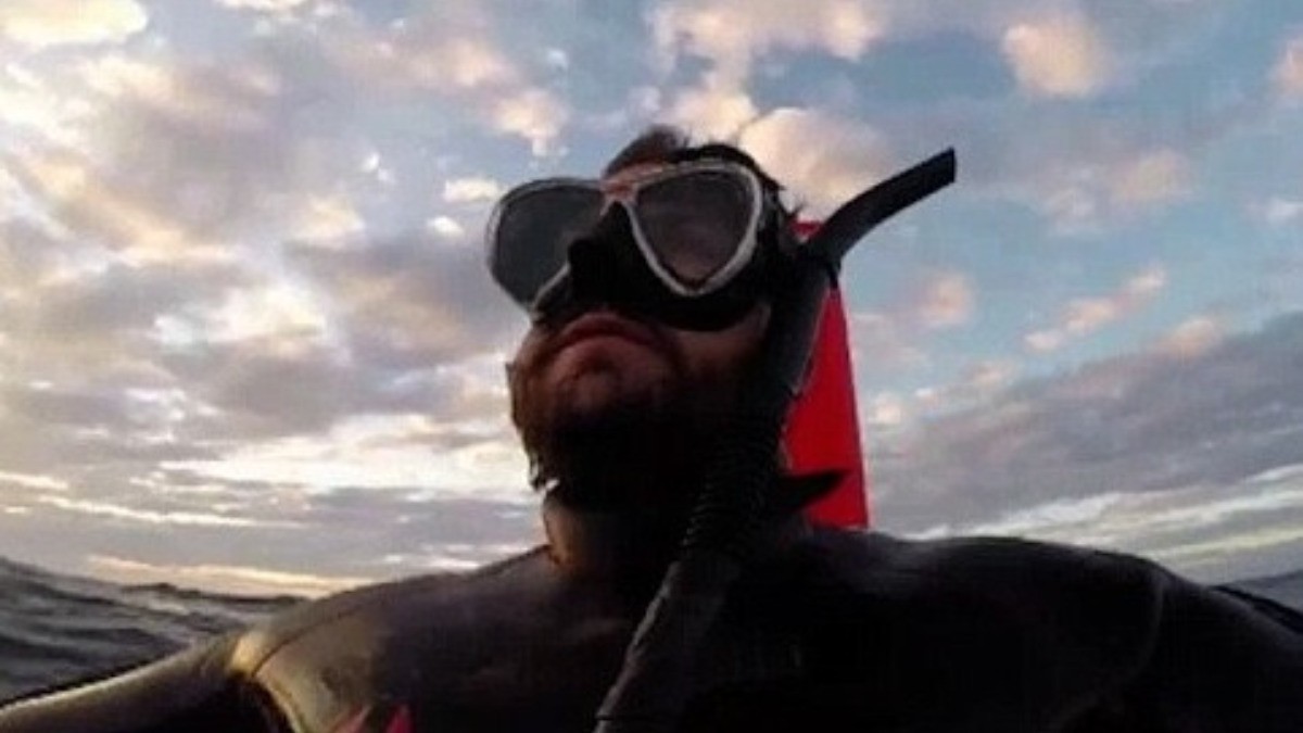 Buzo se pierde varias horas en el mar y graba lo que sería su despedida