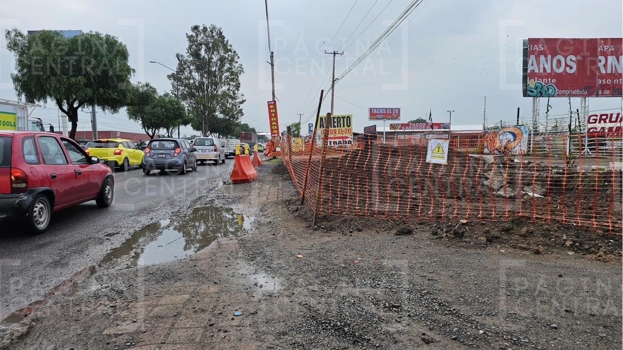 Pide Policía Vial usar vías alternas en la salida León–Silao para evitar el tráfico