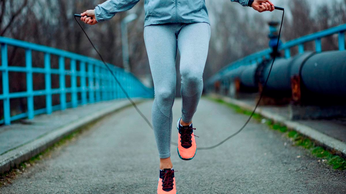 ¿Qué tanto te ayuda saltar la cuerda como ejercicio?, aquí te lo contamos