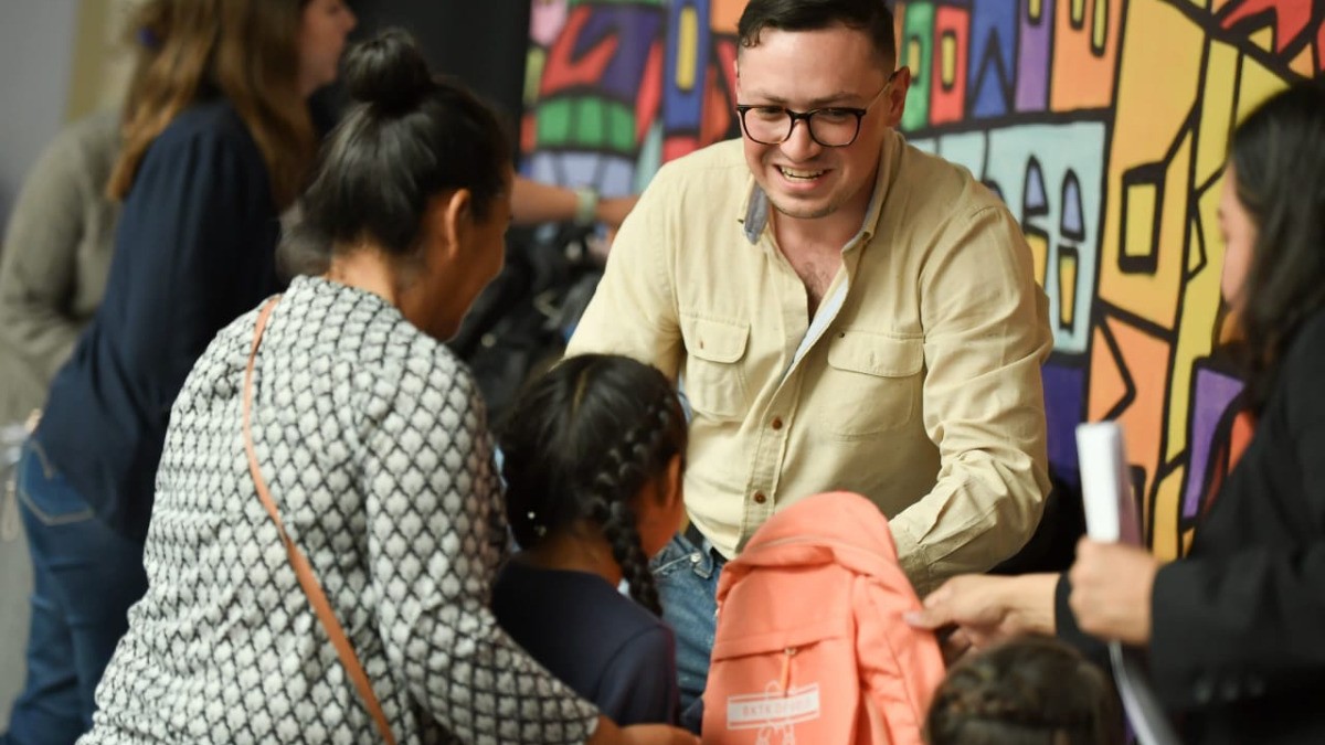 Lamenta Canaco que el Gobierno del estado comprara útiles escolares a foráneos