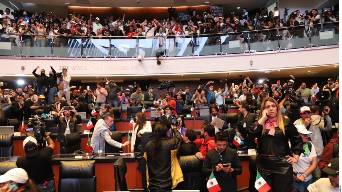 Morena responsabiliza al PAN de incitar a la violencia en el Senado