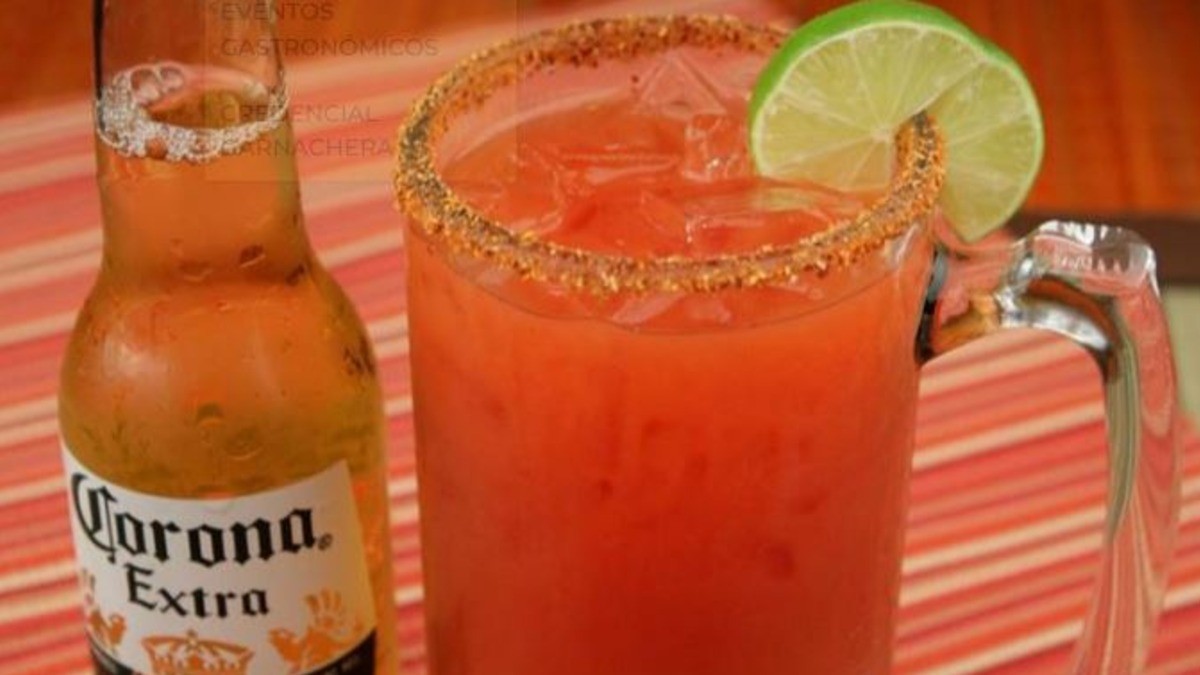 Micheladas: ¿Un brindis a la salud o una bomba calórica en cada sorbo?