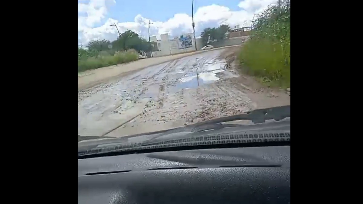 ¡Cuando llueve es un caos! Vecinos de esta zona de León exigen pavimentación