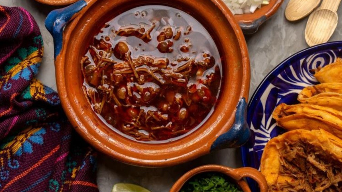 ¿Acidez estomacal tras los festejos patrios? Checa estos remedios