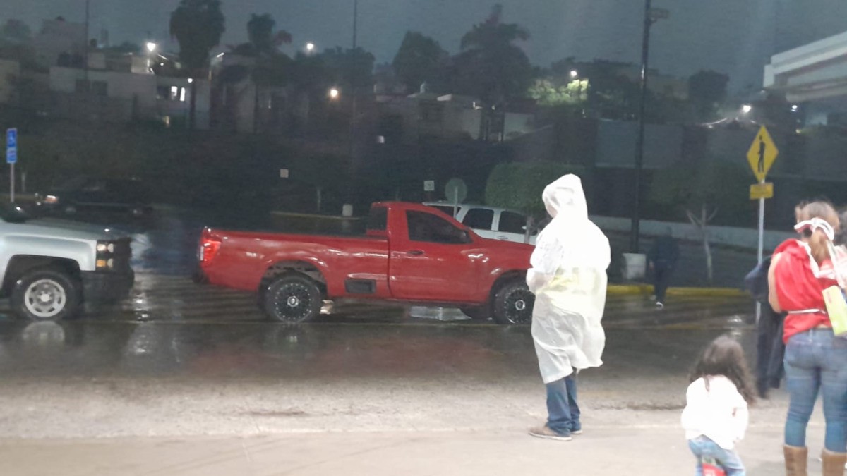 Toma precauciones si vas a salir a dar el Grito, así de lluvioso estará este domingo