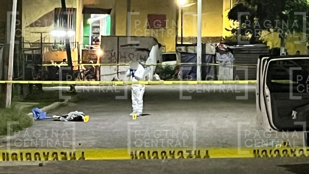 ¡Riña campal en la noche patria! ‘Pican’ varias veces a hombre en Las Hilamas y muere