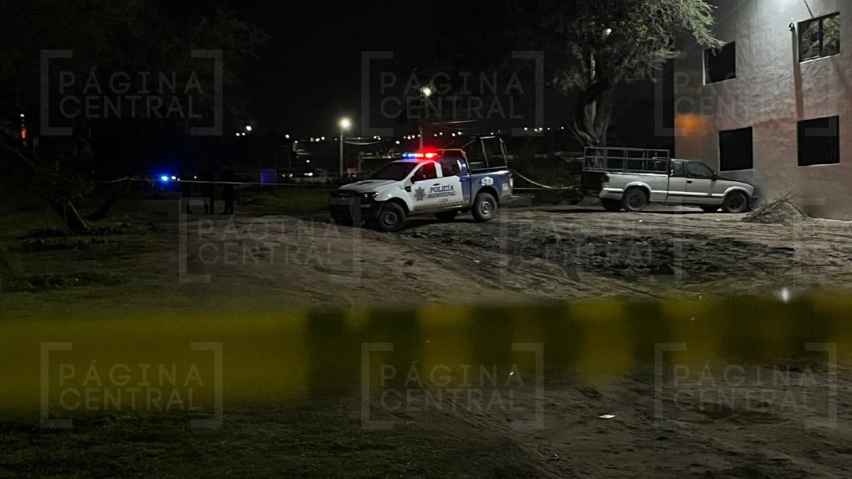 Hombre caminaba por la colonia Sinarquistas cuando sicarios en moto lo asesinan a balazos