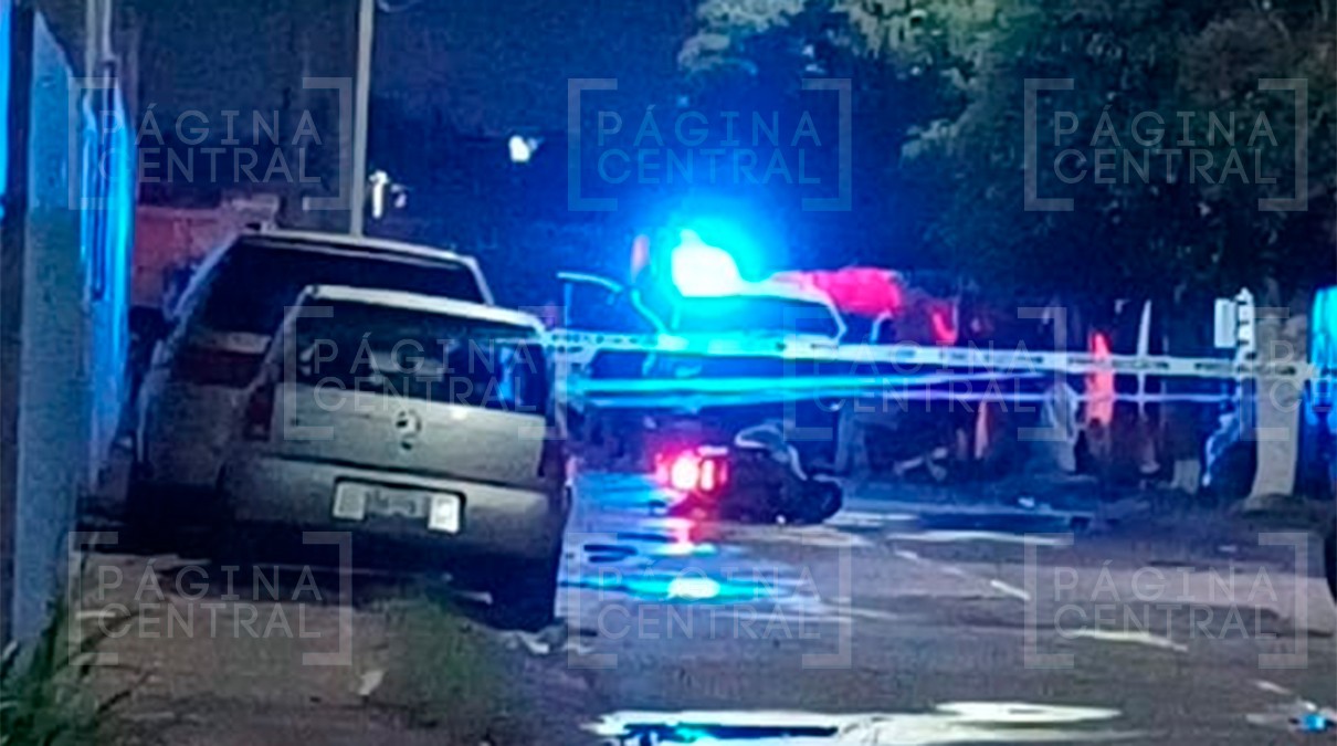 Mujer circulaba en motocicleta cuando hombres armados la mataron