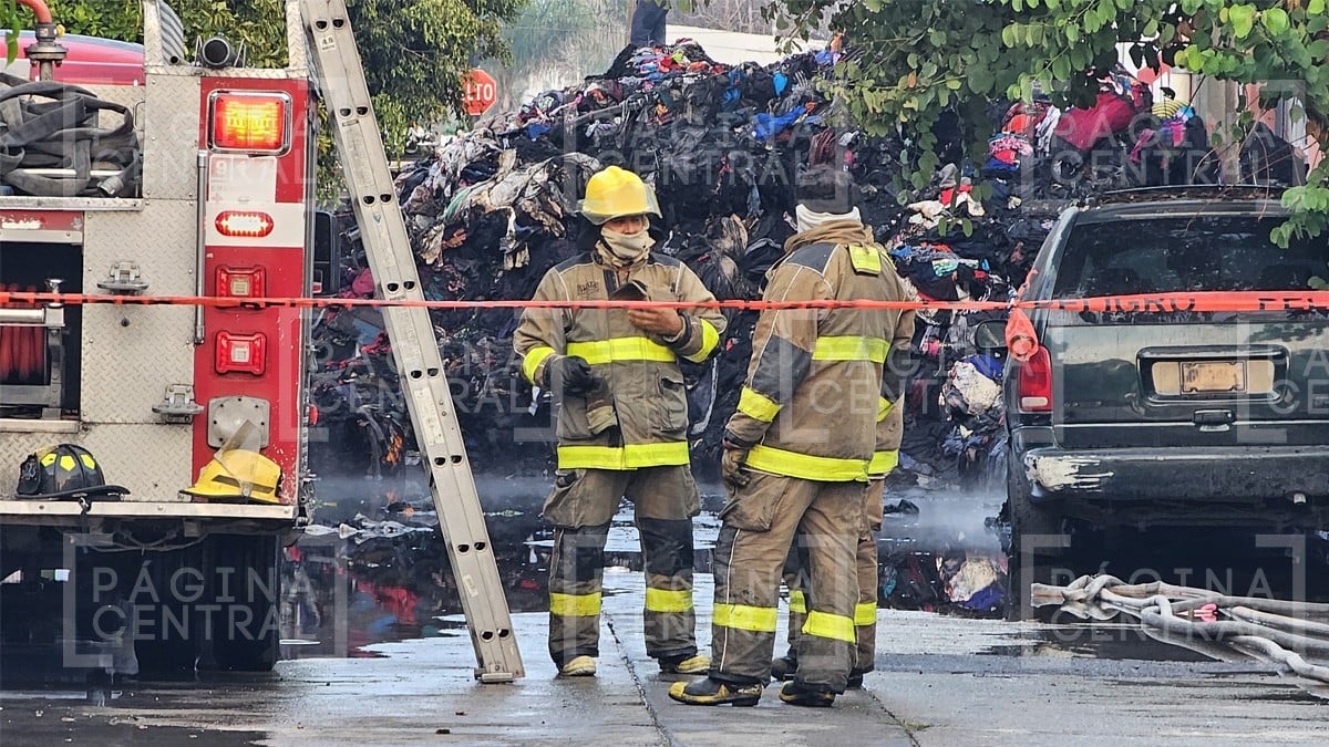 Bodega incendiada almacenaba ropa de paca ‘premium’, las pérdidas ascenderían a los 6 mdp