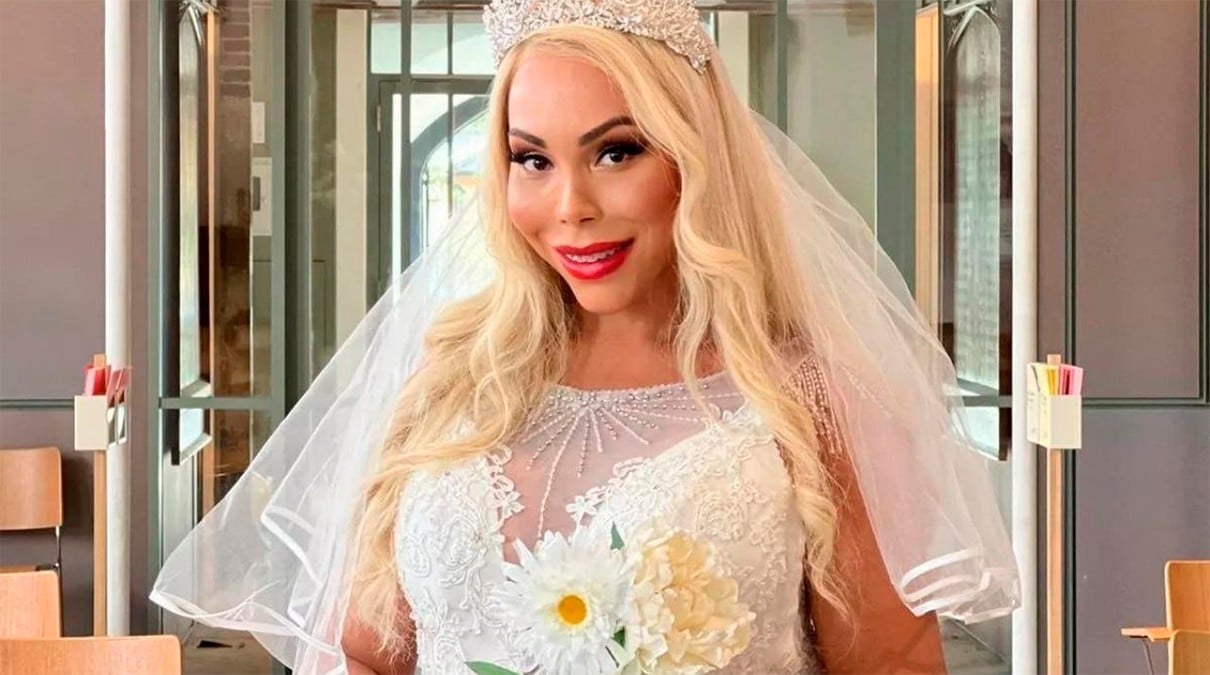 Influencer se casa consigo mismo, pero un año después pide el divorcio