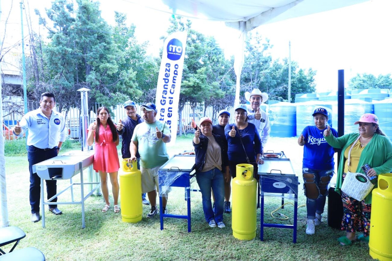 Se despide titular de la SDAyR con la entrega de 286 apoyos para campesinos