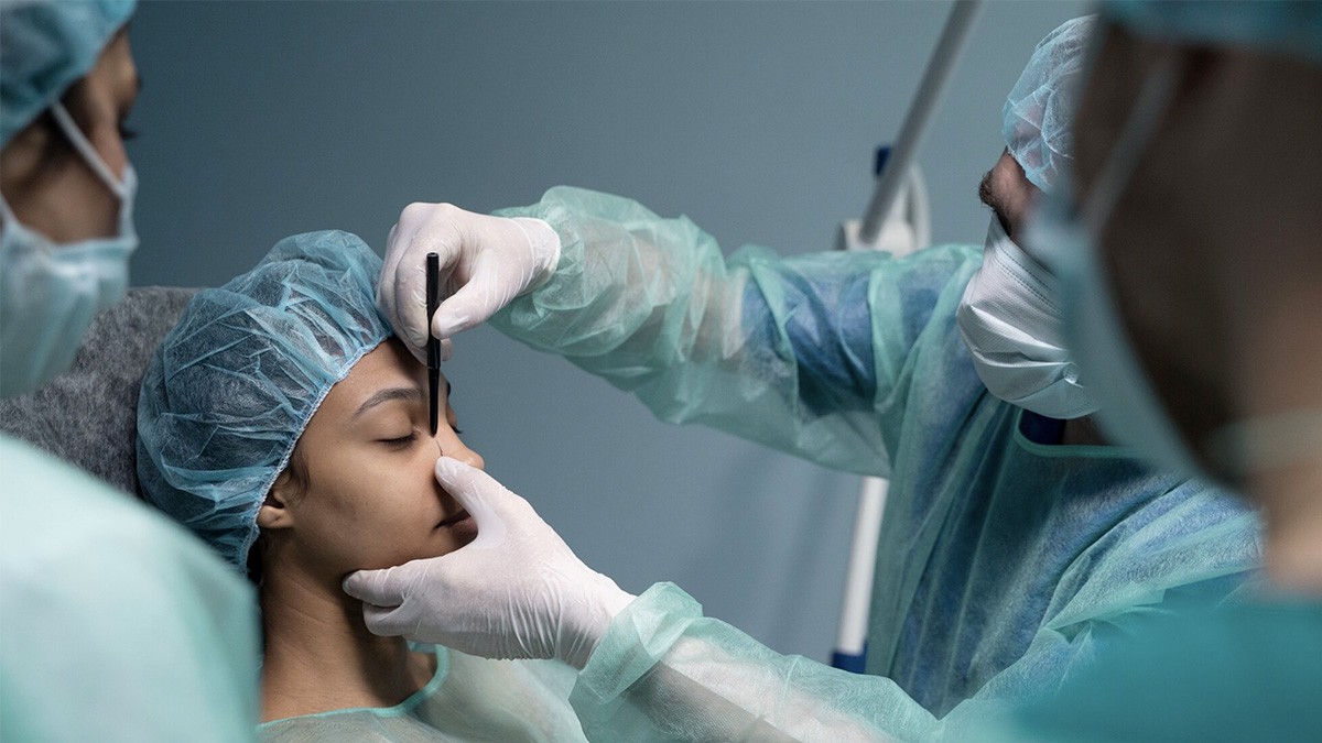 ¿Piensas hacerte una cirugía estética? Cuidado, en Guanajuato hay falsos cirujanos