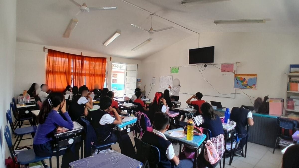 Continúa investigación por presunta intoxicación en telesecundaria de León