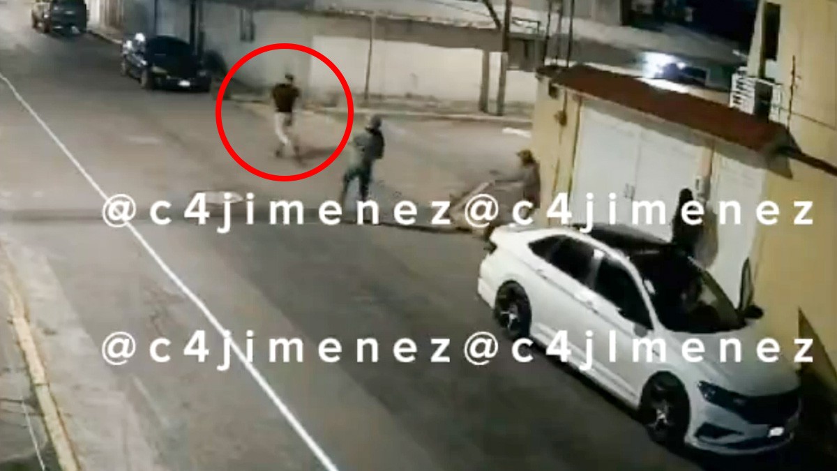 VIDEO ¿Y el amor eterno? Hombre sale corriendo y abandona a su novia durante asalto