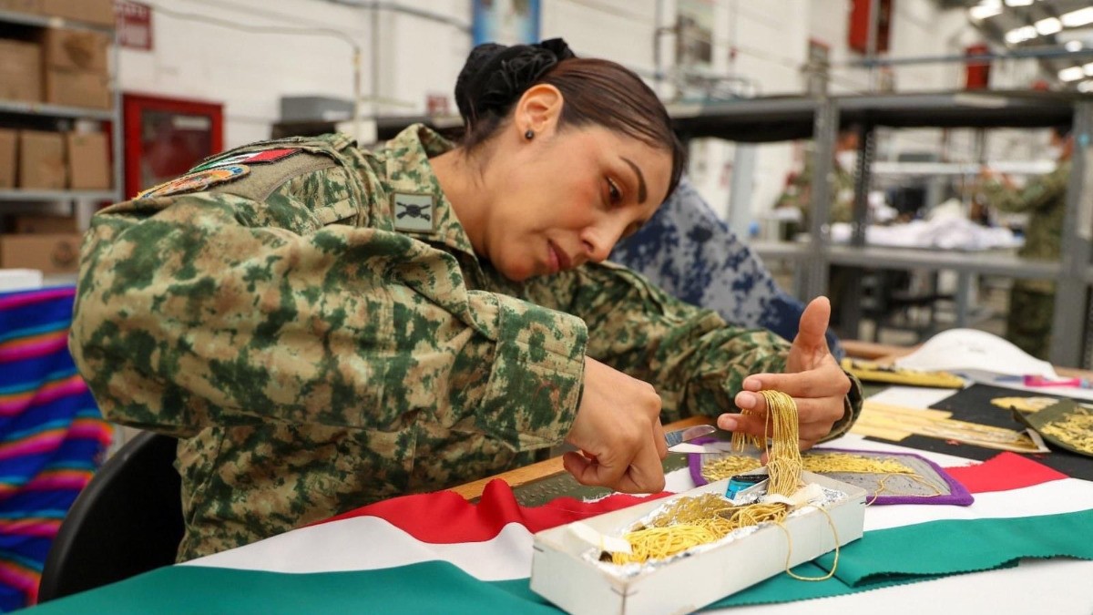 Esto cuesta la banda presidencial que usará Claudia Sheinbaum