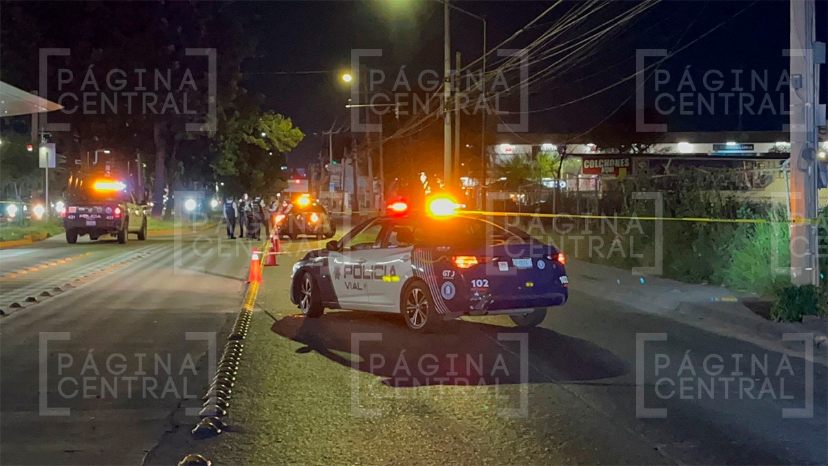 Hombre muere atropellado por auto ‘fantasma’ al intentar cruzar este bulevar