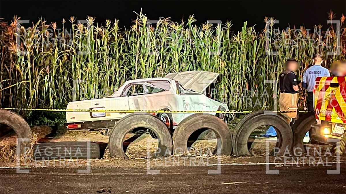 Camioneta atropella a público en pista de arrancones, hay un muerto y dos lesionados