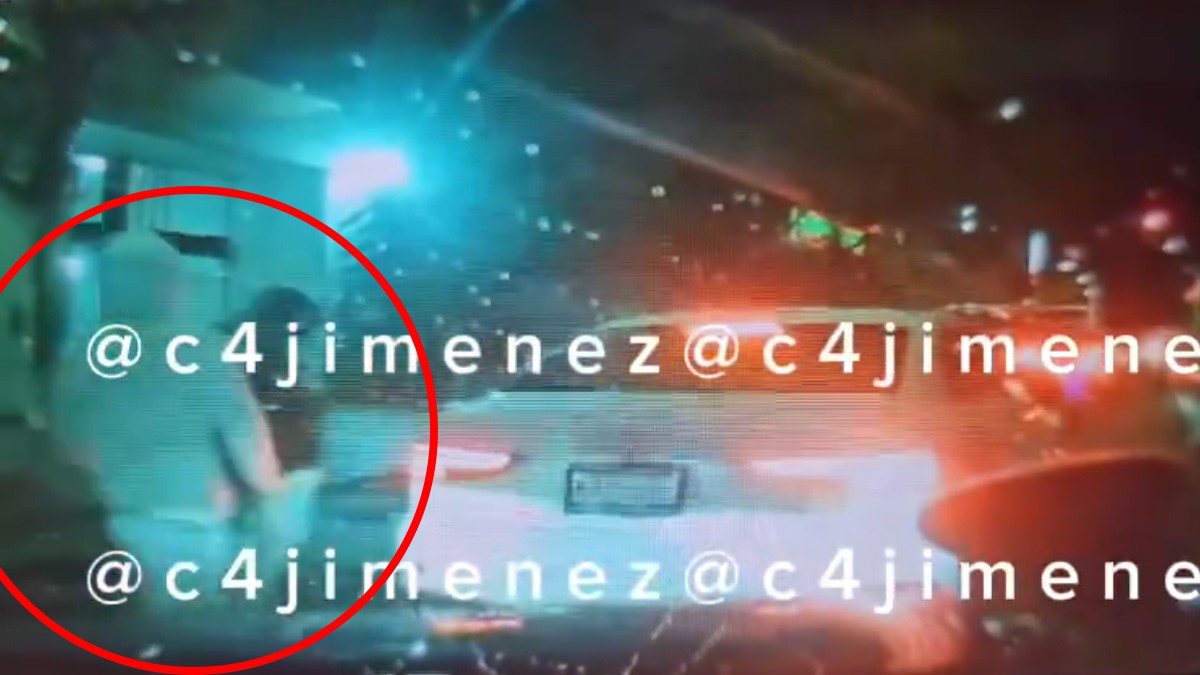 VIDEO Maleantes aprovechan el tráfico y asaltan a automovilista ante la vista de todos