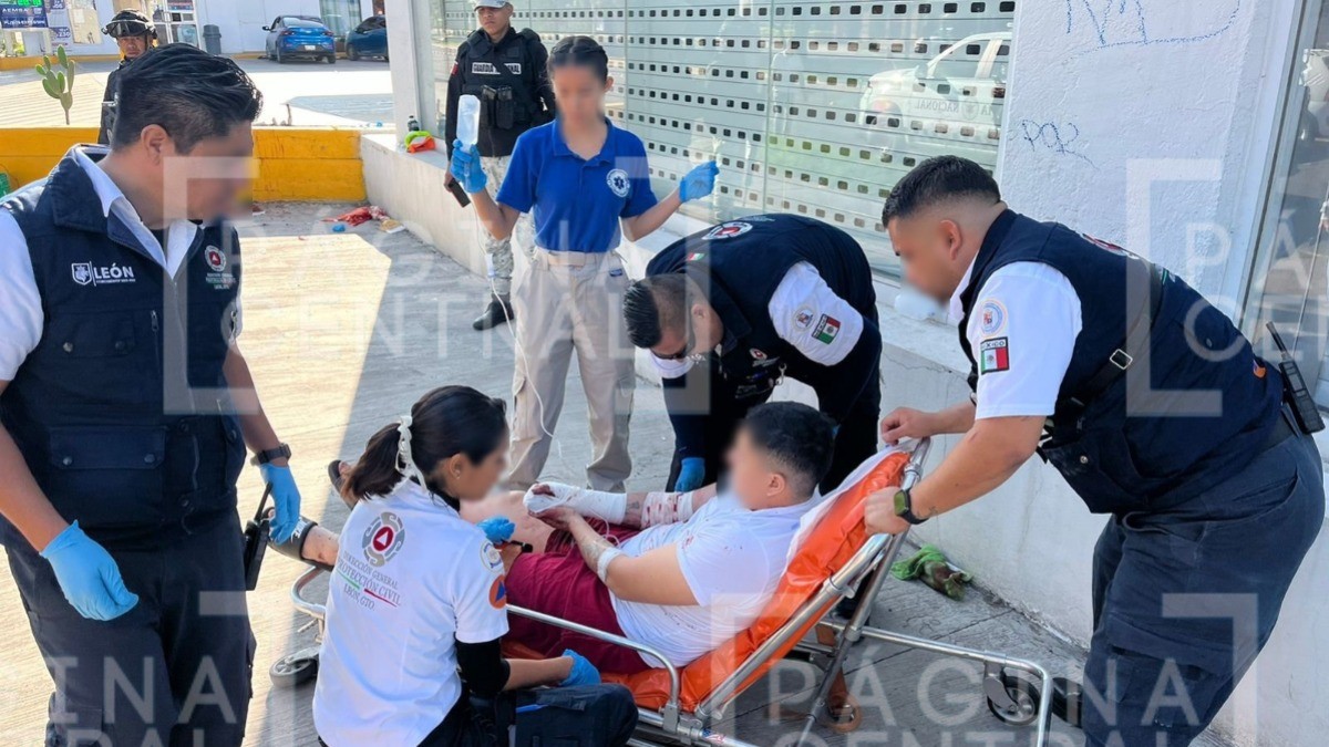 Ladrón se roba camioneta, pero la familia lo persigue y él los navajea