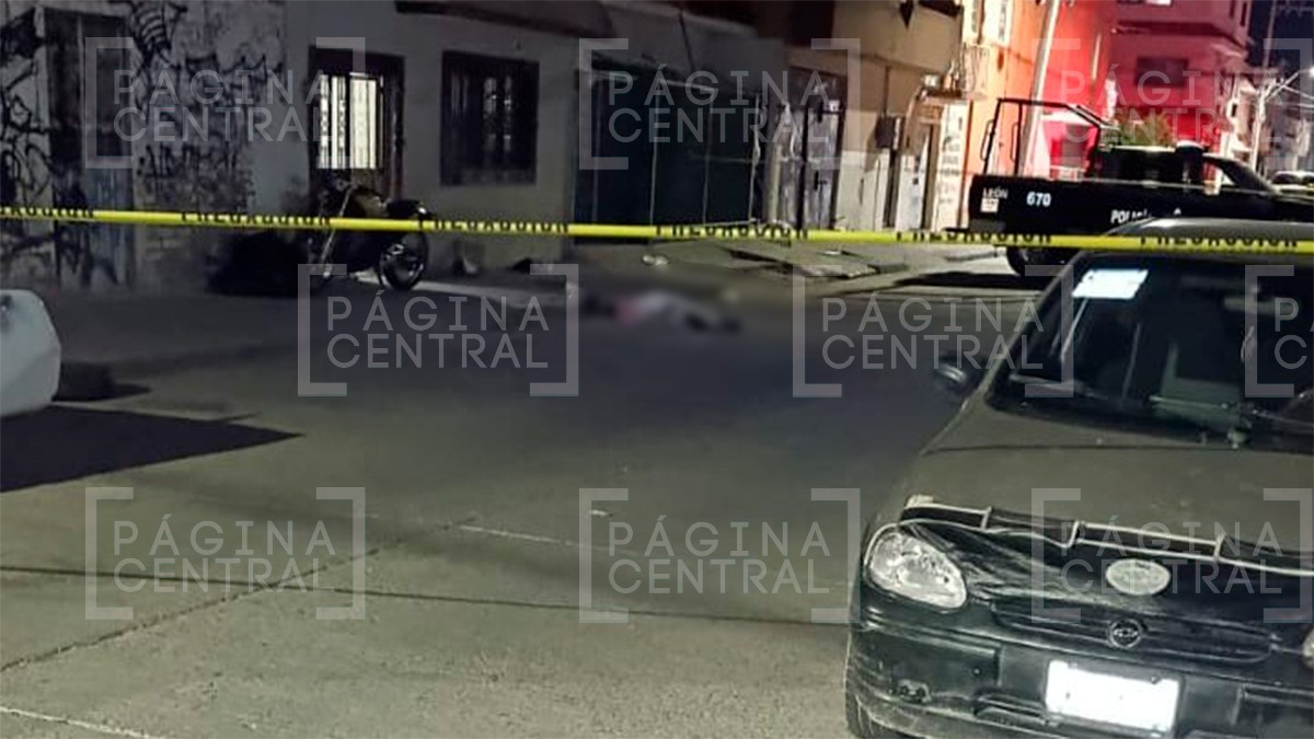 Balean a cuatro amigos cuando platicaban en la calle, uno de ellos muere en el lugar
