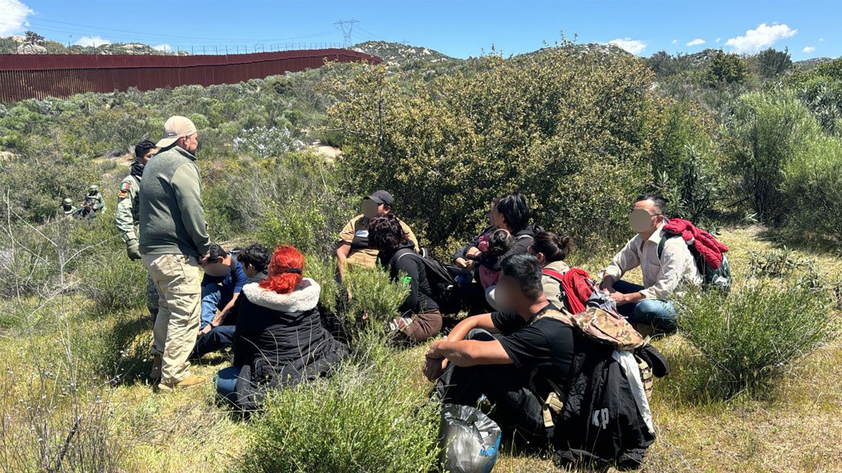 Explica Vance propuesta de deportaciones masivas de Trump