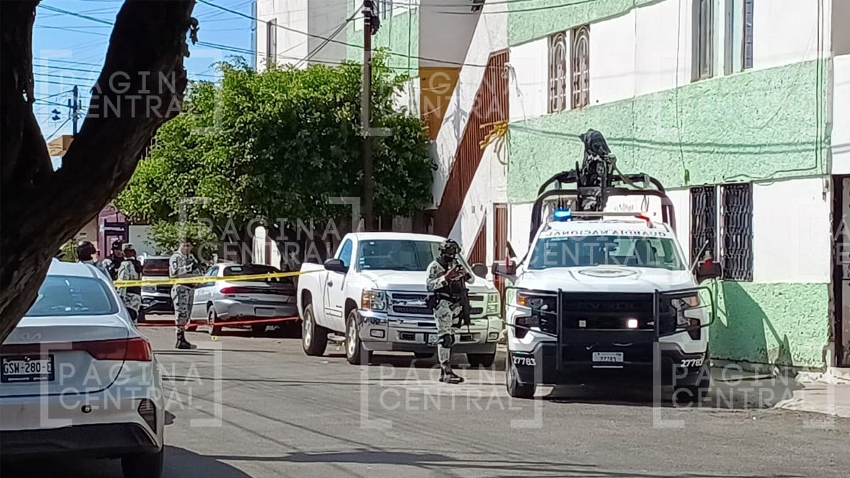 Niño de 11 años y joven convivían cuando llegaron sicarios y los mataron a balazos