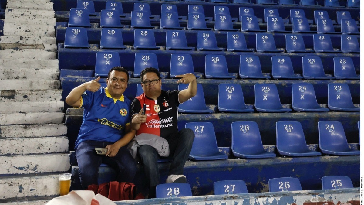 ¿Por qué se han ausentado los aficionados de los estadios?