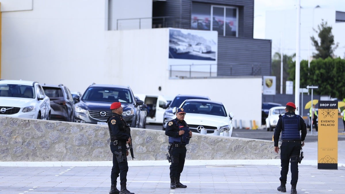Palacio de Hierro tendrá vigilancia especial; ¡policías vienen desde la CDMX!