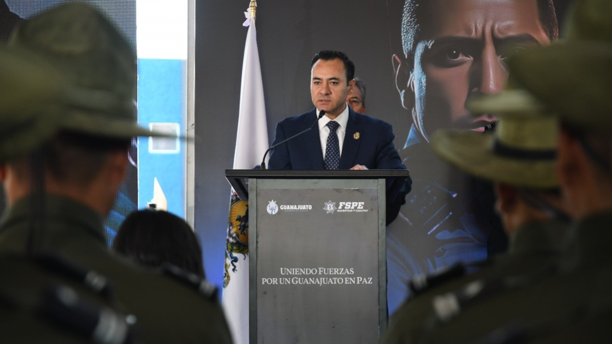 Secretario de Seguridad pide a policías conducirse “con integridad y sin corrupción”