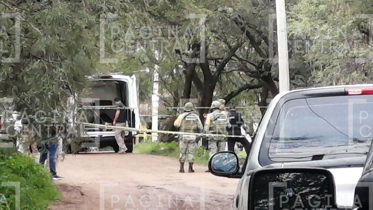 Iban a trabajar y encontraron un cuerpo ensangrentado en el arroyo Sardeneta