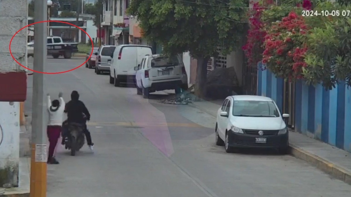 VIDEO Policías presencian un crimen pero prefieren ignorarlo y se retiran del lugar