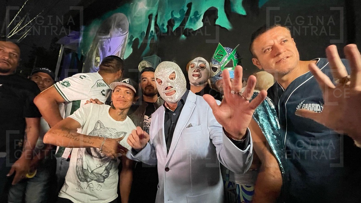 ¡Inmortalizado! Hijo del Santo, conmovido por mural en León