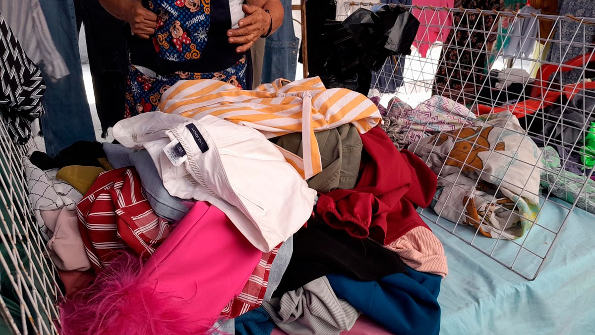 ¡Al último grito de la ropa de paca! Comprar prendas de segunda está de moda y es ecológico