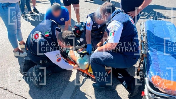 Mujer en bicicleta eléctrica es atropellada al intentar cruzar el bulevar
