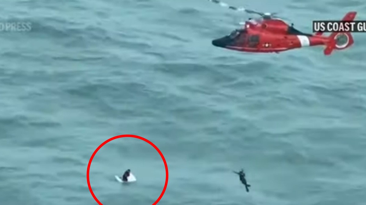 VIDEO Hombre usa una hielera como bote improvisado y sobrevive al huracán Milton