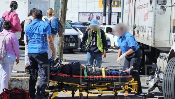 Motociclista iba a trabajar, pero se le atravesó camión de carga y lo atropelló en Peñitas