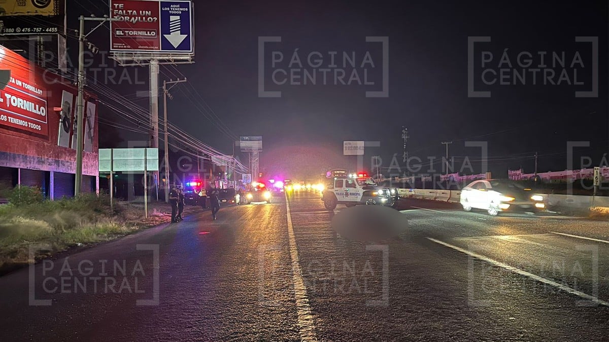 Hombre intentó cruzar la carretera León-Silao, pero murió atropellado por varios vehículos
