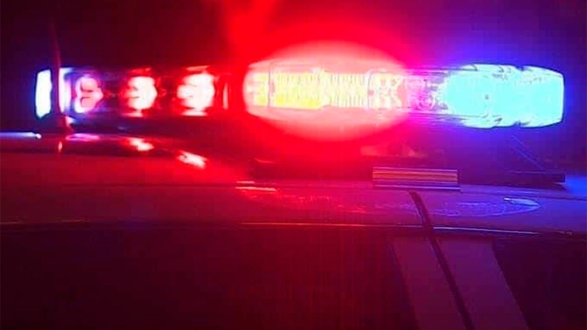 Mujer contrata a hombre para asesinar a su hija, pero este la traiciona y la mata a ella