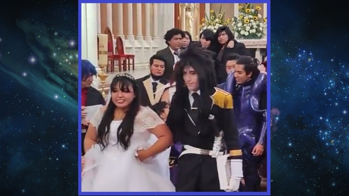 Boda cosplay en El Expiatorio molesta al arzobispo; 'deben vestir dignamente', dice