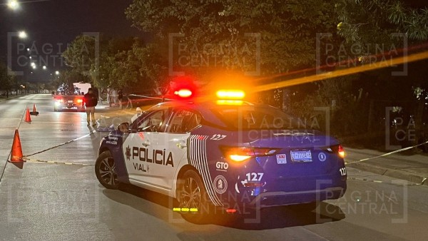 Hombre derrapa en su moto en la Diez de Mayo y pierde la vida al instante