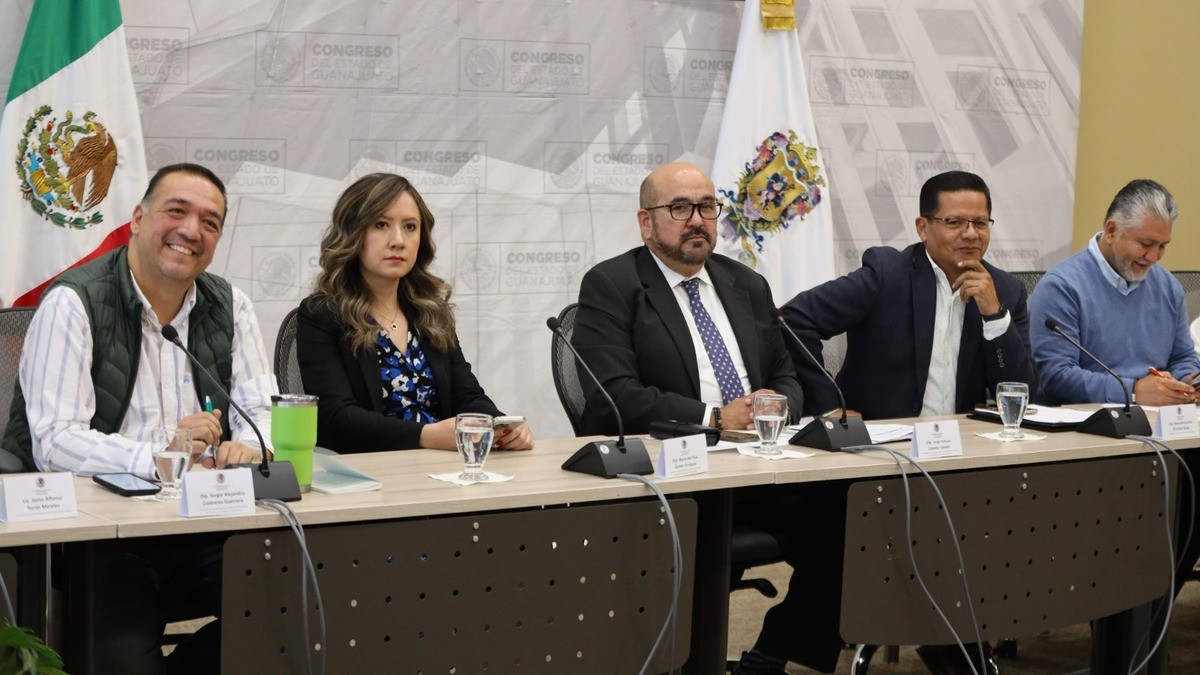 Presupuesto del Congreso incluye fondos para estacionamiento y aumento salarial