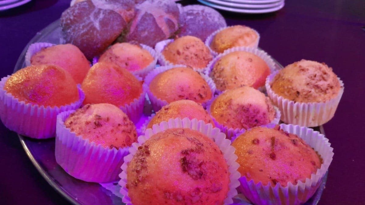 ¡Locos por el panecito de muerto con chocolate! Así les va a los panaderos con sus ventas